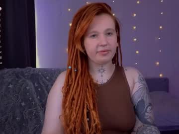 Thefullredmoon Chaturbate stream image from March 22, 2026