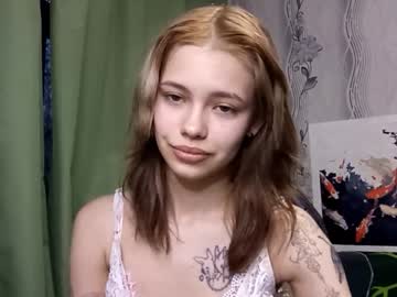 Lunariella Chaturbate stream image from March 22, 2026