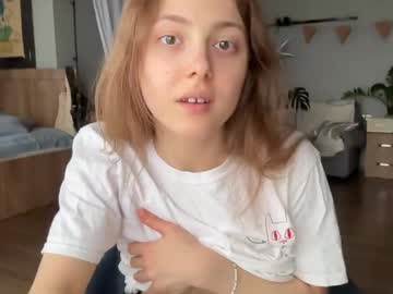 Holydori Chaturbate stream image from March 22, 2026