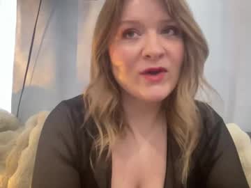 Submissivescarletxo Chaturbate stream image from March 22, 2026