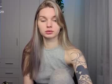 Lookluna Chaturbate stream image from March 23, 2026