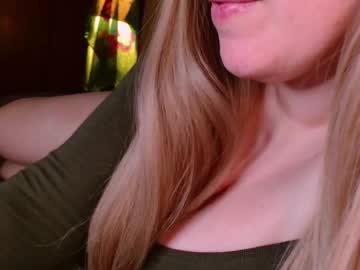Roseberryred Chaturbate stream image from March 23, 2026