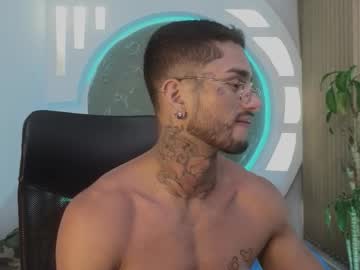 Alanrodgers2_0 Chaturbate stream image from March 23, 2026