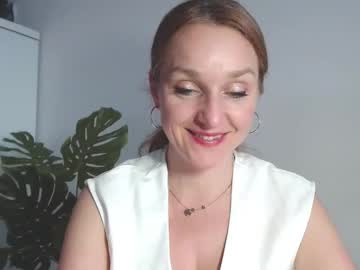 Alicialux Chaturbate stream image from March 23, 2026
