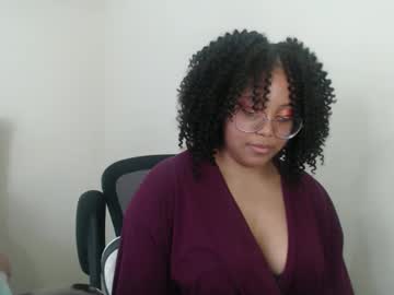 Carmellovekisses Chaturbate stream image from March 23, 2026