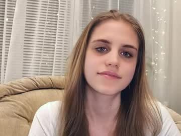 Melaniachiariello Chaturbate stream image from March 23, 2026