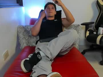 Julian_Wallace Chaturbate stream image from March 23, 2026