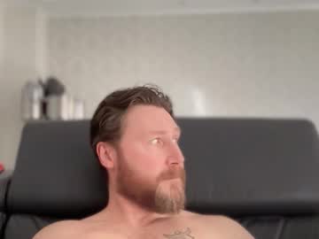 Dilliding Chaturbate stream image from March 24, 2026