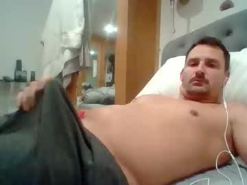 Bearboudior Chaturbate stream image from March 24, 2026