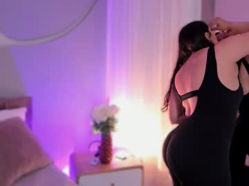Nicolle_W1 Chaturbate stream image from March 24, 2026