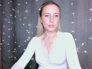 Loravine Chaturbate stream image from March 24, 2026