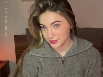 Kellynaive Chaturbate stream image from March 24, 2026