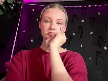 Francieeastburn Chaturbate stream image from March 24, 2026
