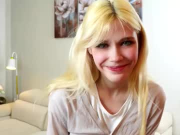 Serenafarraj Chaturbate stream image from March 24, 2026