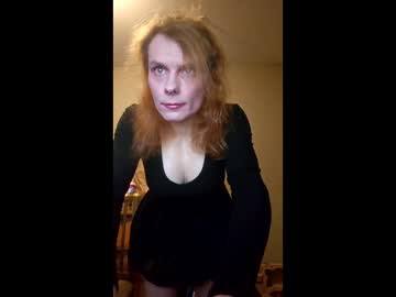 Queenbitchholly Chaturbate stream image from March 24, 2026