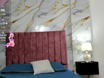 Sofialuxxe Chaturbate stream image from March 25, 2026