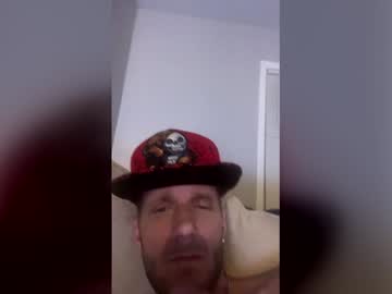 Tattedmuscmidwestdad Chaturbate stream image from March 25, 2026