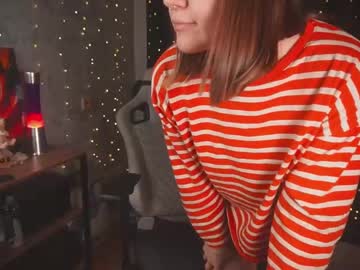 Amberlyyy Chaturbate stream image from March 25, 2026