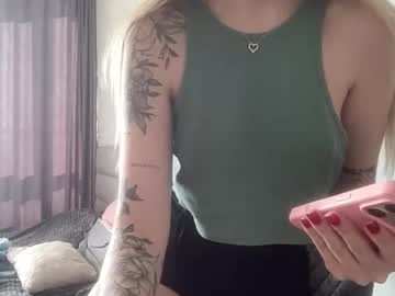 Meloodiesweet Chaturbate stream image from March 25, 2026
