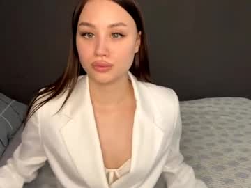 Mysticpeachglow Chaturbate stream image from March 25, 2026