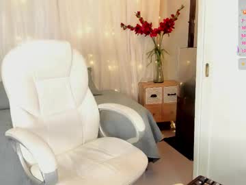 Blush_Bloom Chaturbate stream image from March 25, 2026