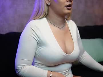 Daliamissy Chaturbate stream image from March 25, 2026