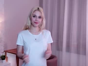Serenafarraj Chaturbate stream image from March 25, 2026