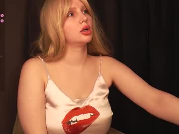 Nutcrewlove Chaturbate stream image from March 25, 2026