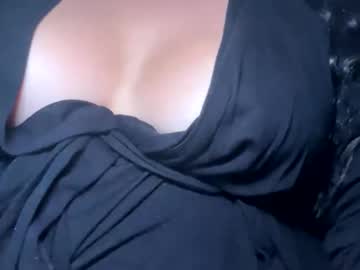 Bluestarfishh Chaturbate stream image from March 26, 2026