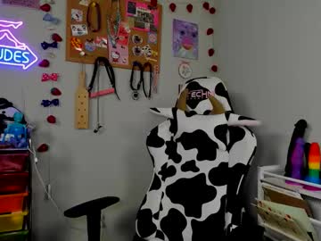 Strwbby Chaturbate stream image from March 26, 2026
