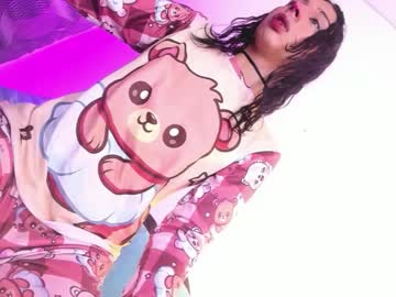 Evanllelyne Chaturbate stream image from March 26, 2026