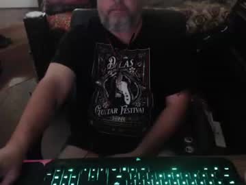 Bighugmugg Chaturbate stream image from March 26, 2026