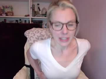 Holly_Bourbon Chaturbate stream image from March 26, 2026