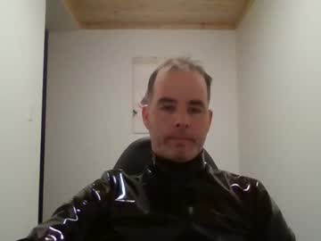 Latex98 Chaturbate stream image from March 26, 2026