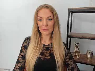 Aullorasensual Chaturbate stream image from March 27, 2026