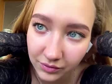 Madalyneaks Chaturbate stream image from March 27, 2026