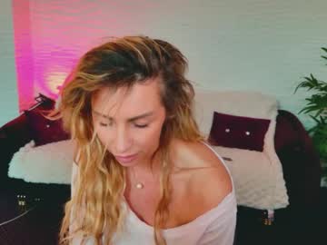 Angelwoow Chaturbate stream image from March 27, 2026