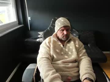 Uncle_Bear Chaturbate stream image from March 27, 2026