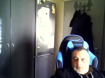 Chris250268 Chaturbate stream image from March 27, 2026