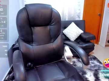 Alisonlemoos Chaturbate stream image from March 27, 2026