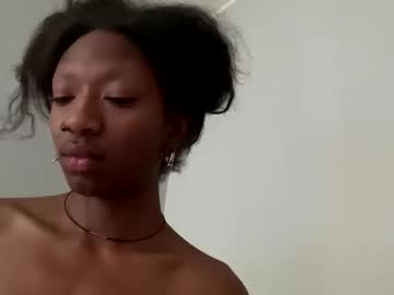 Hrtluv Chaturbate stream image from March 27, 2026