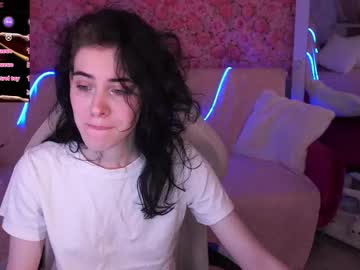 Curleyblueeyes Chaturbate stream image from March 27, 2026