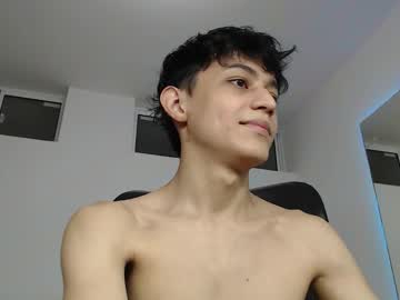 Alyxen Chaturbate stream image from March 27, 2026