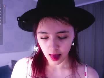 Helgamartin Chaturbate stream image from March 27, 2026