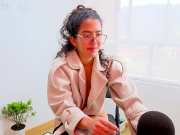 Maithe_Perroni Chaturbate stream image from March 27, 2026