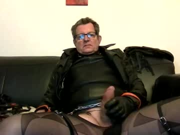 Relevepain Chaturbate stream image from March 27, 2026