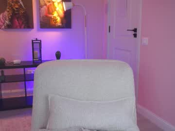 Olyviadelight Chaturbate stream image from March 27, 2026