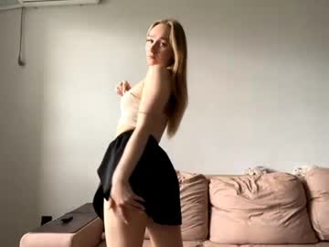 Vinniedi Chaturbate stream image from March 28, 2026