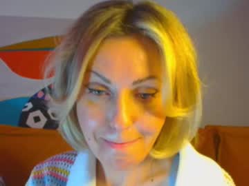 Xvaleriax0 Chaturbate stream image from March 28, 2026