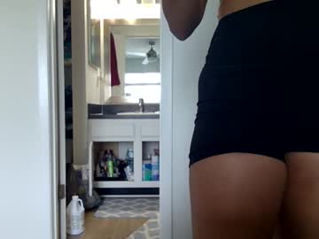 Ellysooo Chaturbate stream image from March 28, 2026